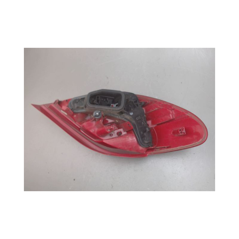 FEU ARRIERE DROIT PEUGEOT 207