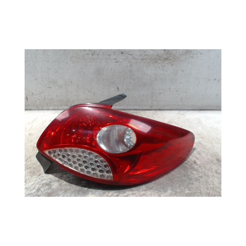 FEU ARRIERE DROIT PEUGEOT 206+ 2009-