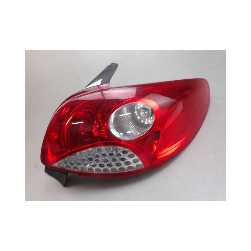 FEU ARRIERE DROIT PEUGEOT 206