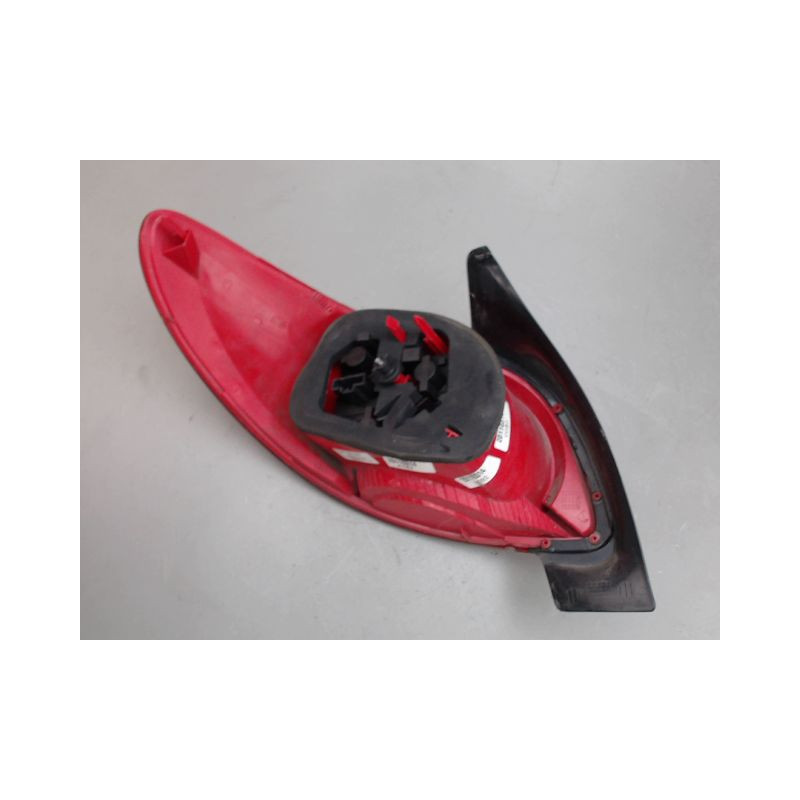 FEU ARRIERE DROIT PEUGEOT 206