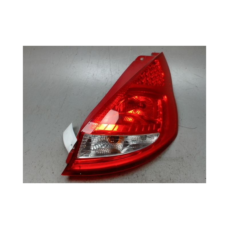 FEU ARRIERE DROIT FORD FIESTA
