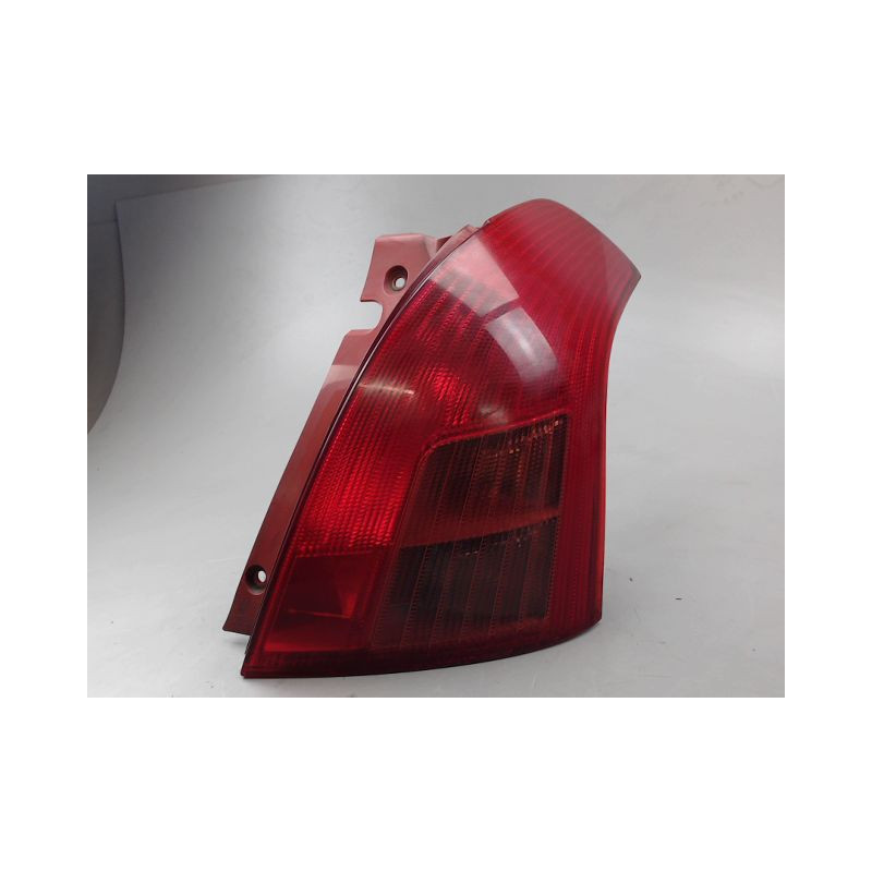FEU ARRIERE DROIT SUZUKI SWIFT