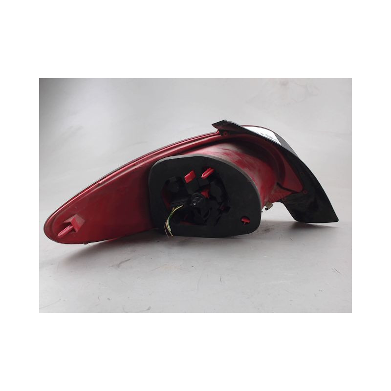 FEU ARRIERE DROIT PEUGEOT 206
