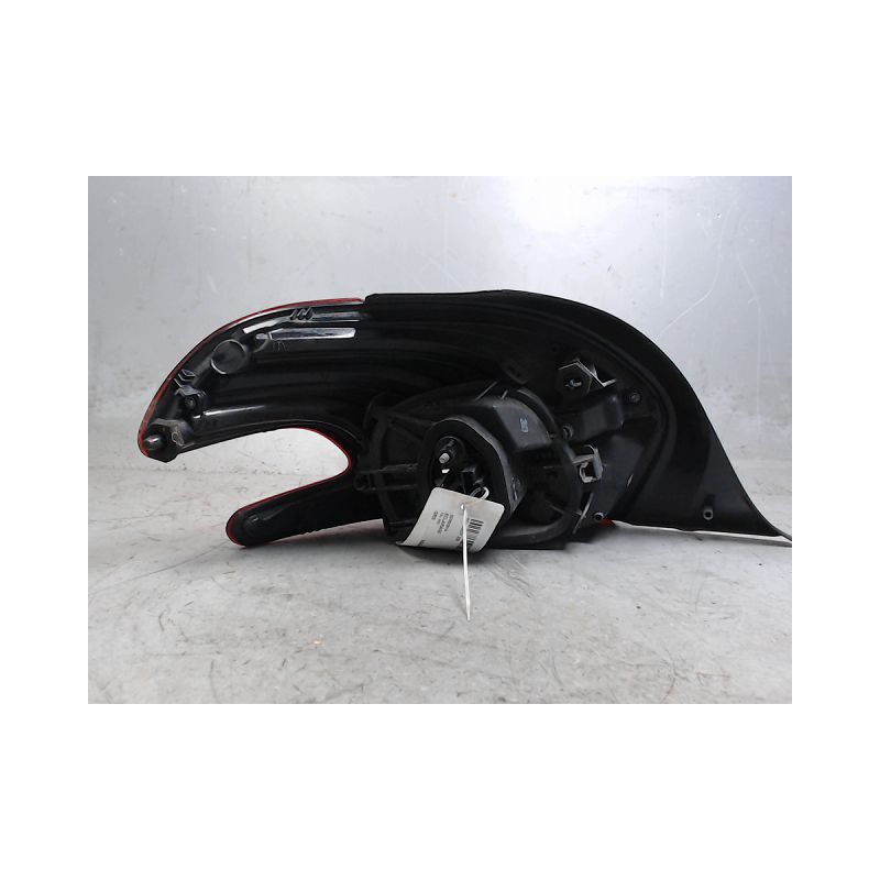 FEU ARRIERE DROIT PEUGEOT 208
