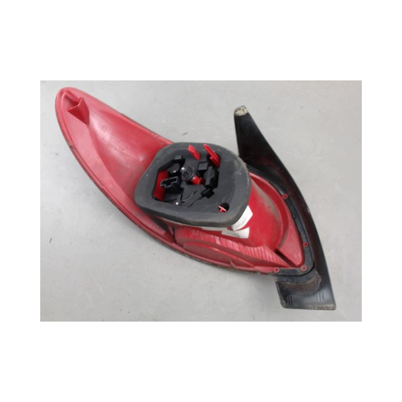 FEU ARRIERE DROIT PEUGEOT 206