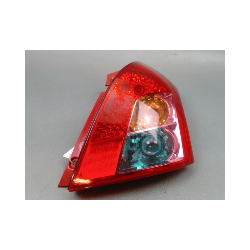 FEU ARRIERE DROIT SUZUKI SWIFT III 2005-2011
