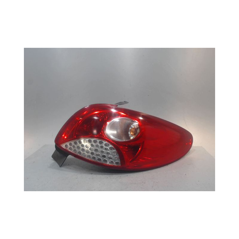 FEU ARRIERE DROIT PEUGEOT 206
