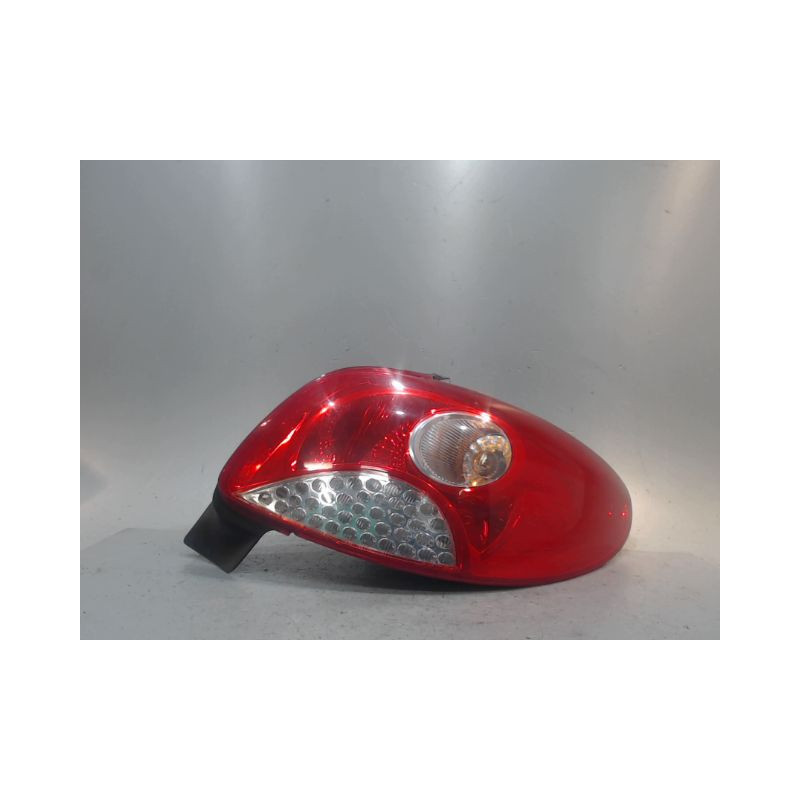 FEU ARRIERE DROIT PEUGEOT 206