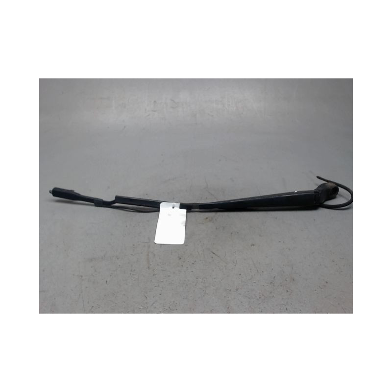 BRAS ESSUIE-GLACE AVANT DROIT MERCEDES VITO FOURGON