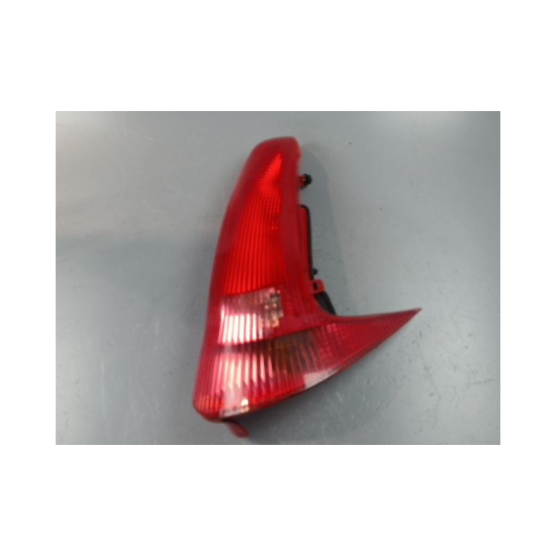 FEU ARRIERE DROIT PEUGEOT 206 SW 02-06