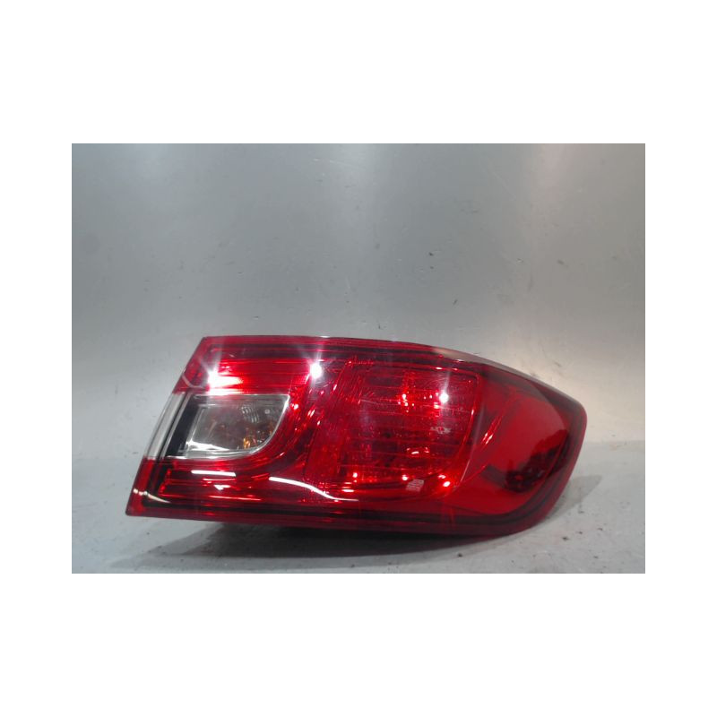 FEU ARRIERE DROIT RENAULT CLIO