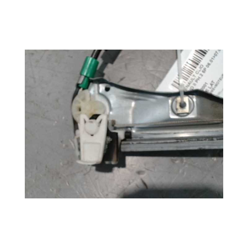 MECANISME+MOTEUR LEVE-GLACE AVANT DROIT RENAULT CLIO II PH.2 01-06