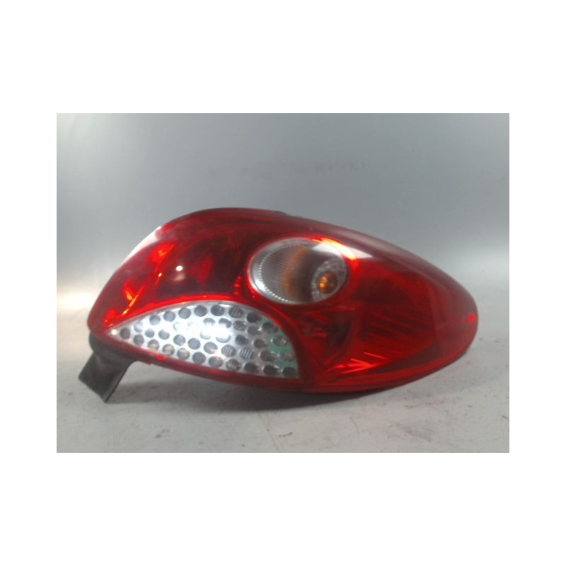 FEU ARRIERE DROIT PEUGEOT 206+ 2009-