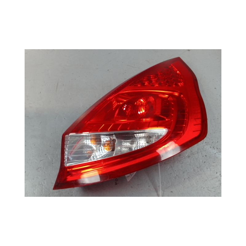 FEU ARRIERE DROIT FORD FIESTA 2010-