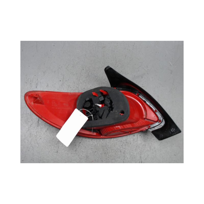 FEU ARRIERE DROIT PEUGEOT 206