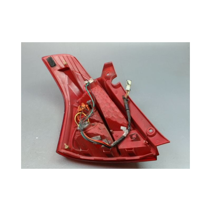 FEU ARRIERE DROIT SUZUKI SWIFT III 2005-2011