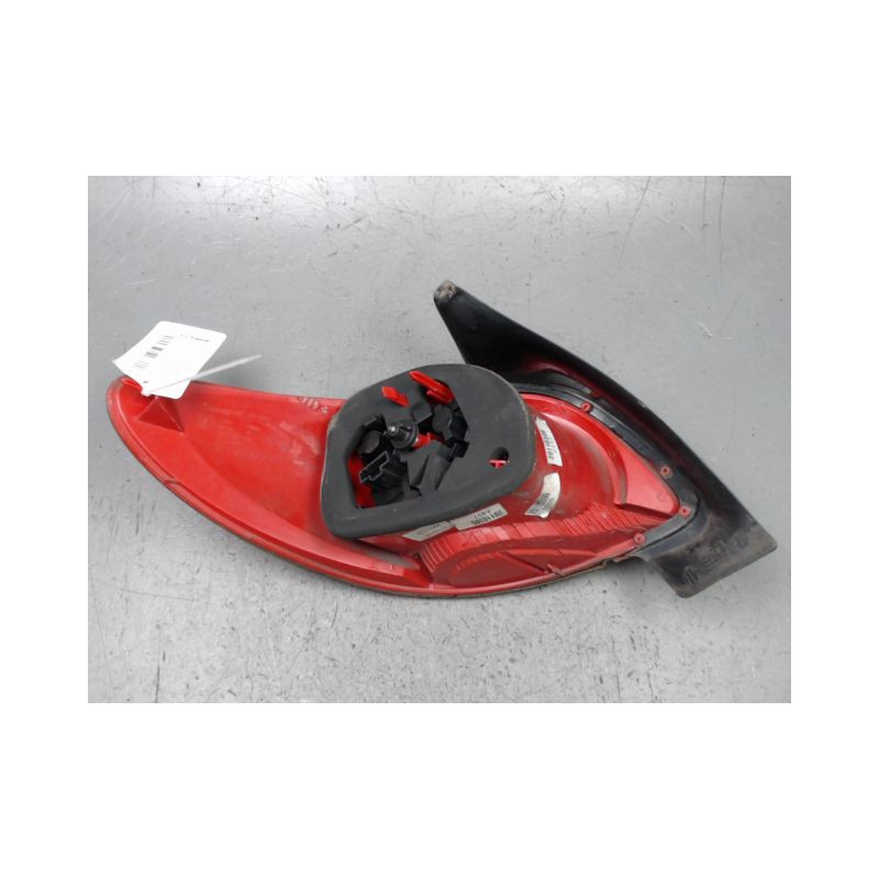 FEU ARRIERE DROIT PEUGEOT 206