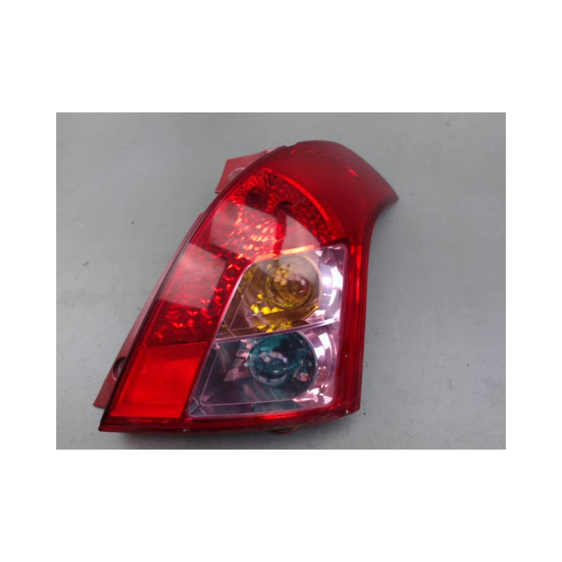 FEU ARRIERE DROIT SUZUKI SWIFT