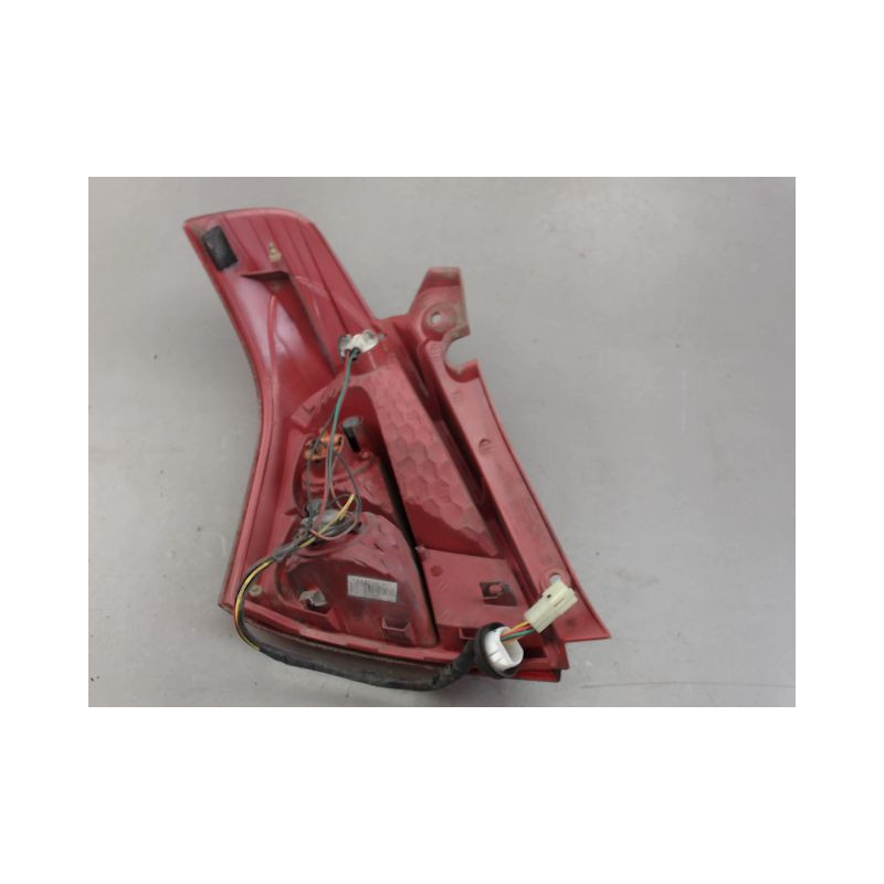 FEU ARRIERE DROIT SUZUKI SWIFT