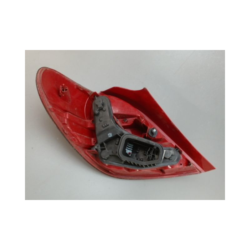 FEU ARRIERE DROIT PEUGEOT 207