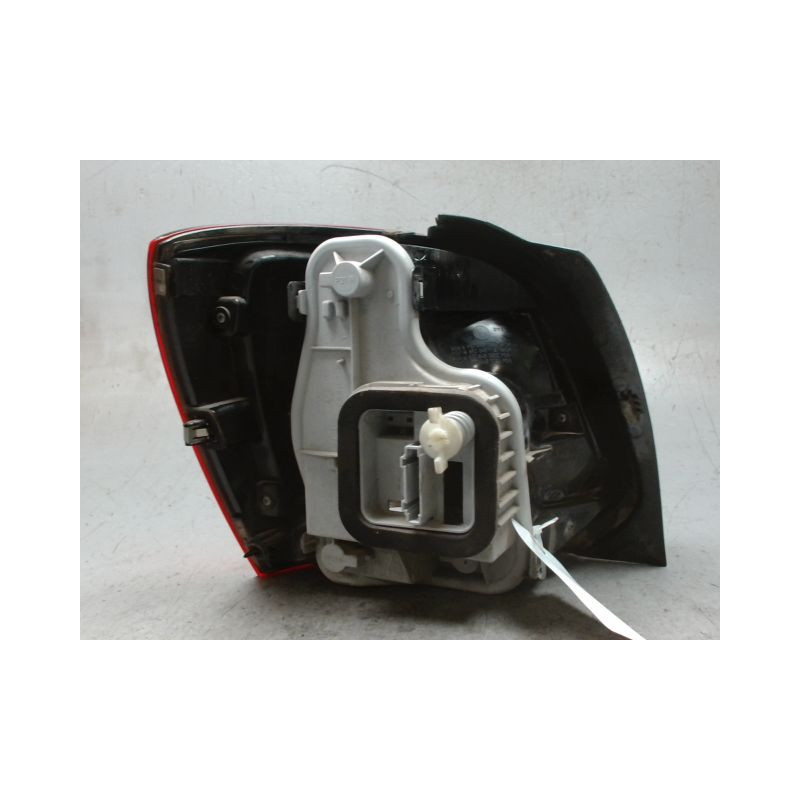 FEU ARRIERE DROIT VOLKSWAGEN POLO 2009-