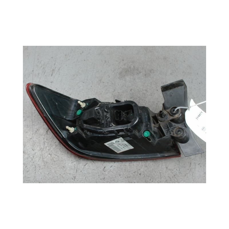 FEU ARRIERE DROIT RENAULT CLIO IV 2012-