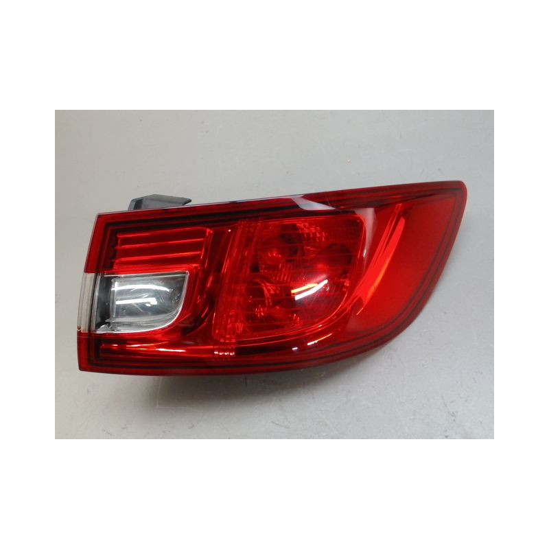 FEU ARRIERE DROIT RENAULT CLIO