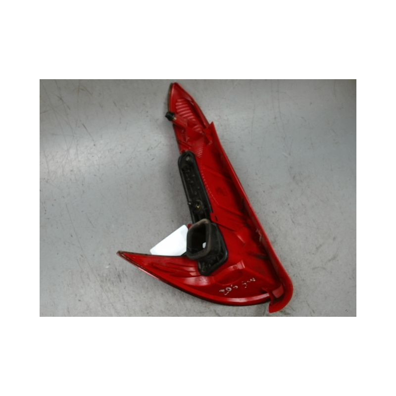 FEU ARRIERE DROIT PEUGEOT 206 SW 02-06