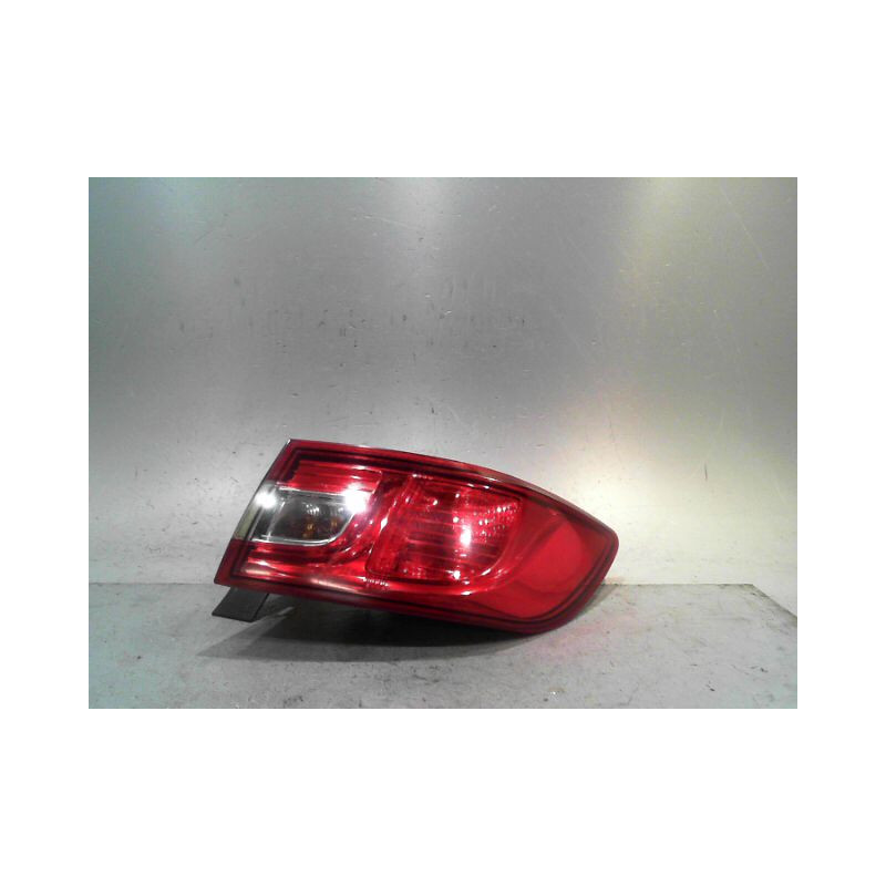 FEU ARRIERE DROIT RENAULT CLIO