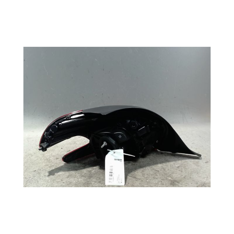 FEU ARRIERE DROIT PEUGEOT 208