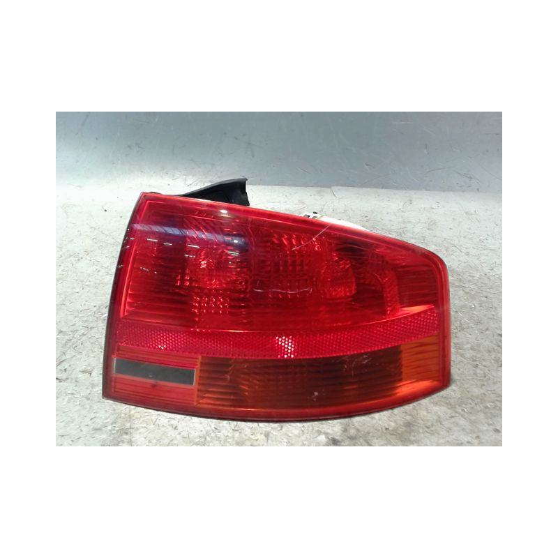 FEU ARRIERE DROIT AUDI A4 2004-