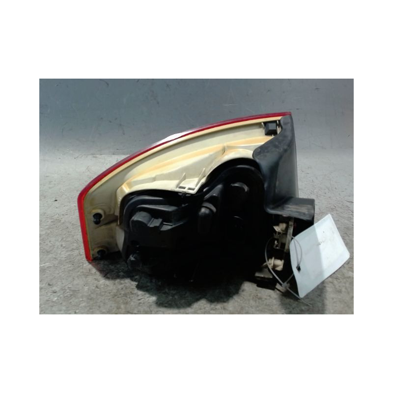 FEU ARRIERE DROIT AUDI A4 2004-