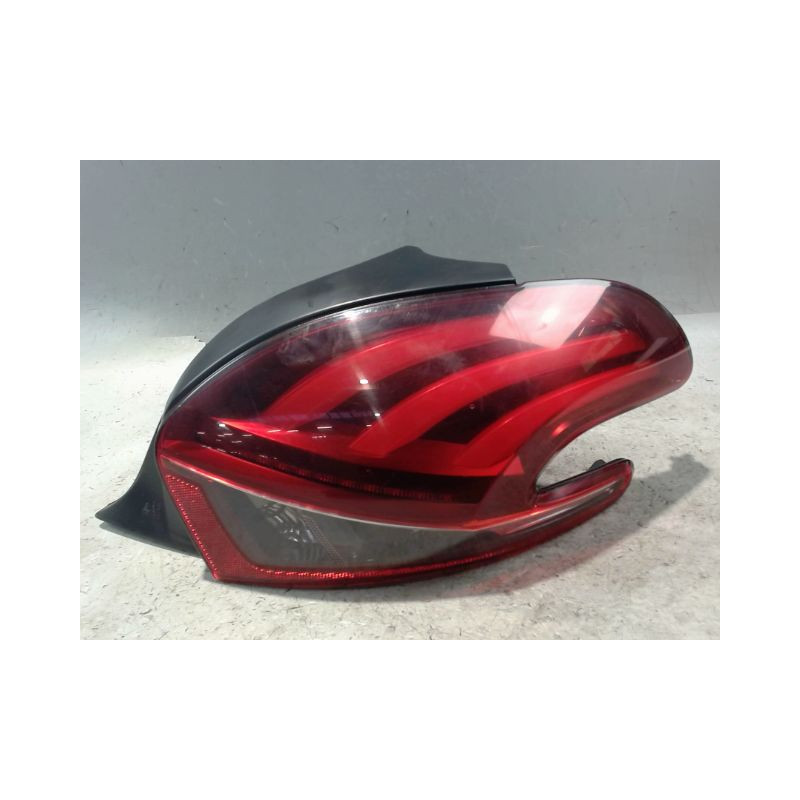 FEU ARRIERE DROIT PEUGEOT 208