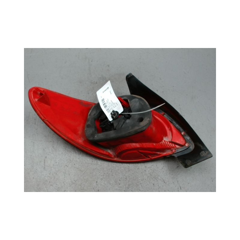 FEU ARRIERE DROIT PEUGEOT 206+ 2009-