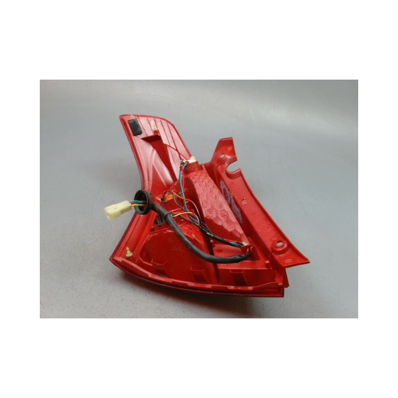 FEU ARRIERE DROIT SUZUKI SWIFT III 2005-2011