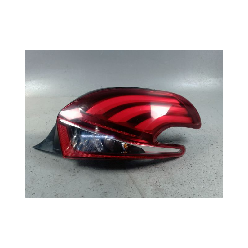 FEU ARRIERE DROIT PEUGEOT 208