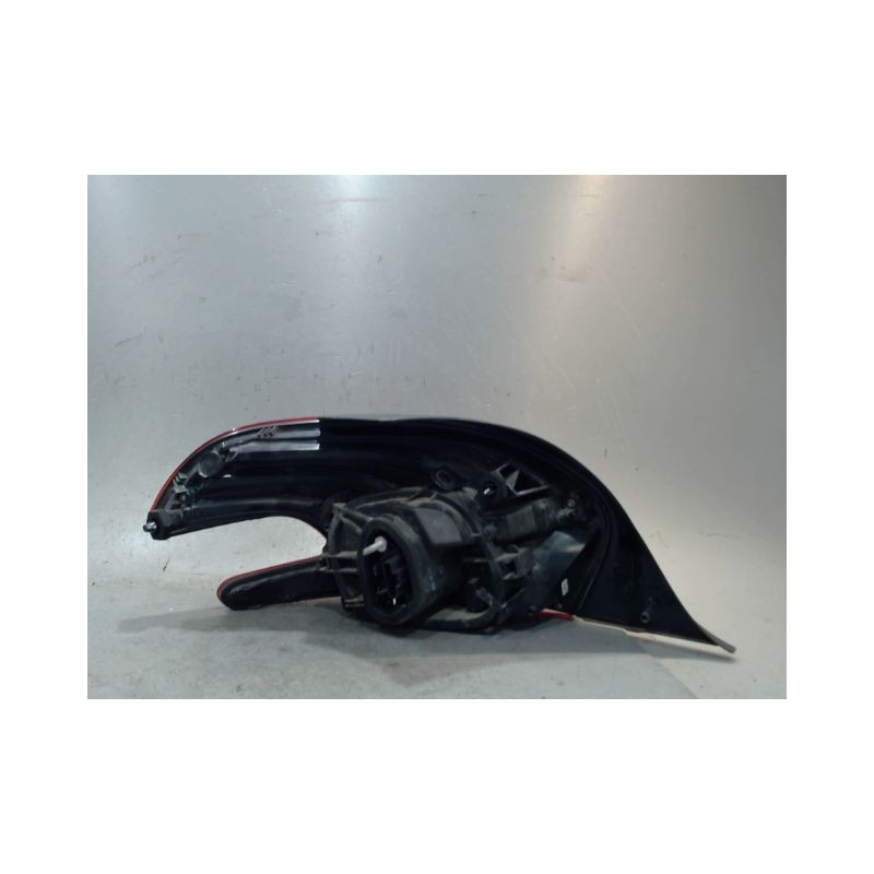 FEU ARRIERE DROIT PEUGEOT 208