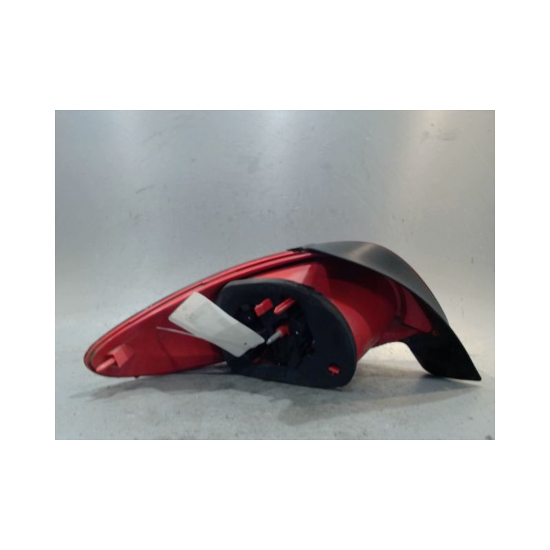 FEU ARRIERE DROIT PEUGEOT 206