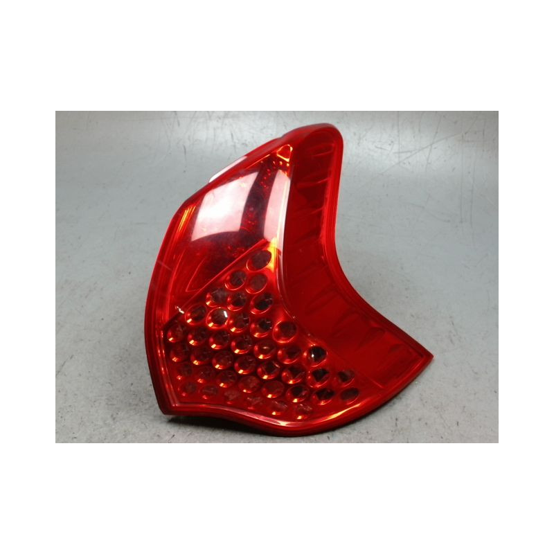 FEU ARRIERE DROIT PEUGEOT 3008 2009-