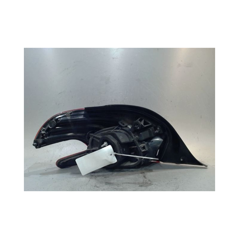 FEU ARRIERE DROIT PEUGEOT 208