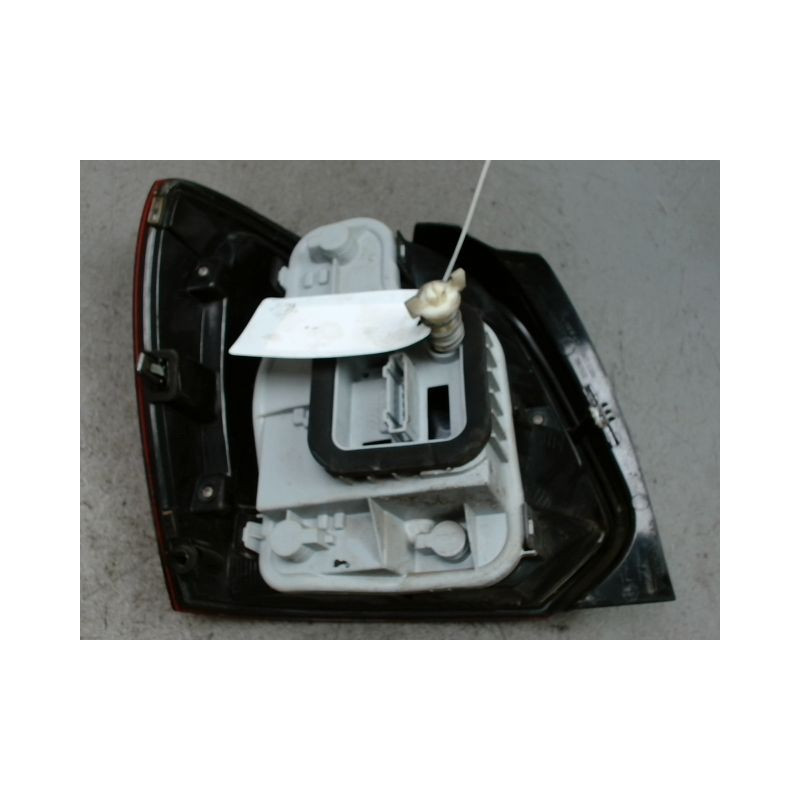 FEU ARRIERE DROIT VOLKSWAGEN POLO 2009-
