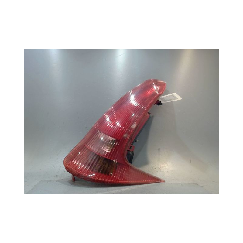 FEU ARRIERE DROIT PEUGEOT 206