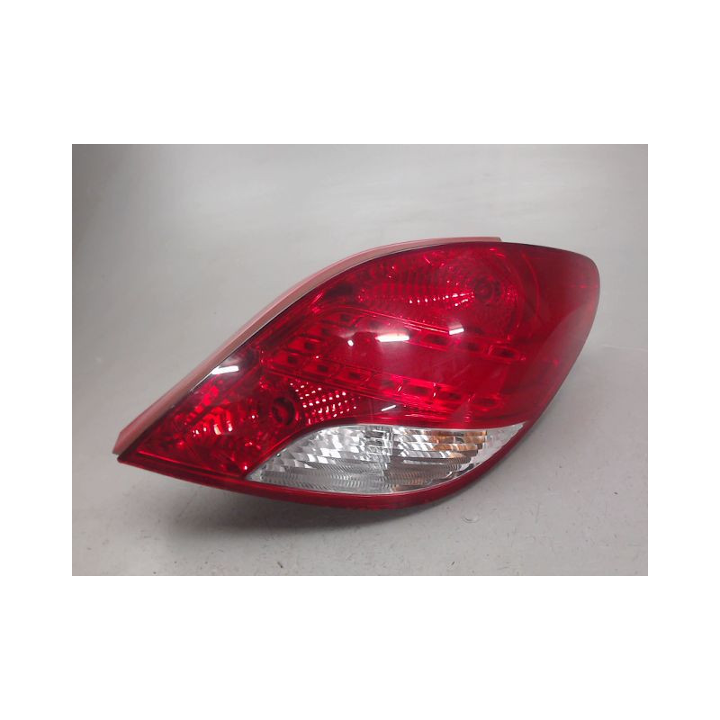 FEU ARRIERE DROIT PEUGEOT 207