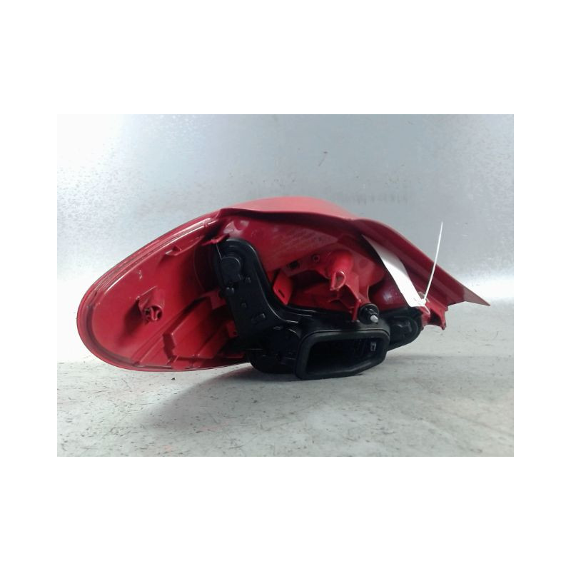 FEU ARRIERE DROIT PEUGEOT 207 2009-