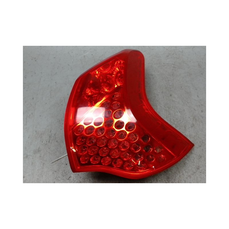 FEU ARRIERE DROIT PEUGEOT 3008 2009-