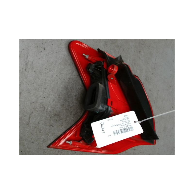 FEU ARRIERE DROIT PEUGEOT 3008 2009-