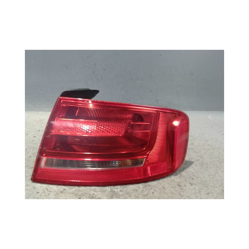 FEU ARRIERE DROIT AUDI A4 2008-