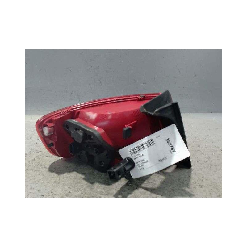 FEU ARRIERE DROIT AUDI A4 2008-