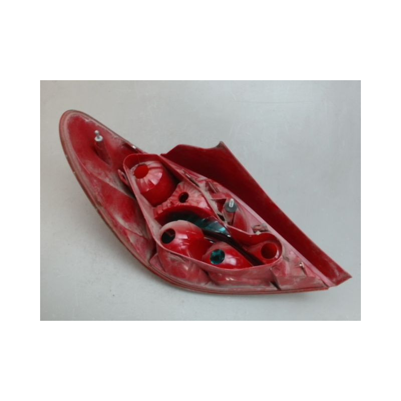 FEU ARRIERE DROIT PEUGEOT 207