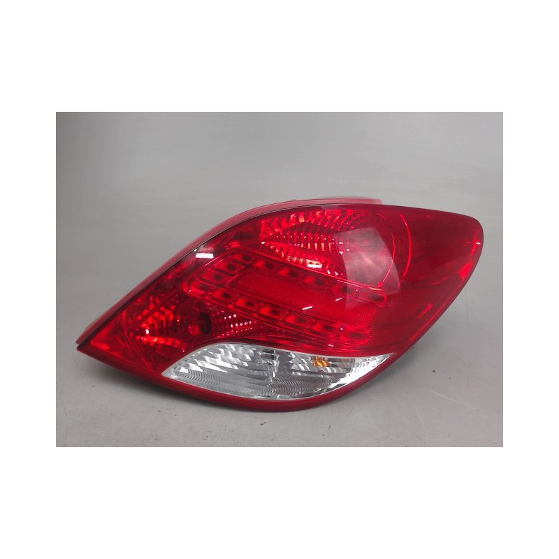 FEU ARRIERE DROIT PEUGEOT 207